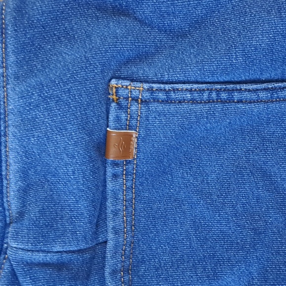 LARGE. HALARA FLEX MID RISE DRAWSTRING BARREL LEG JEANS - Picture 9 of 11